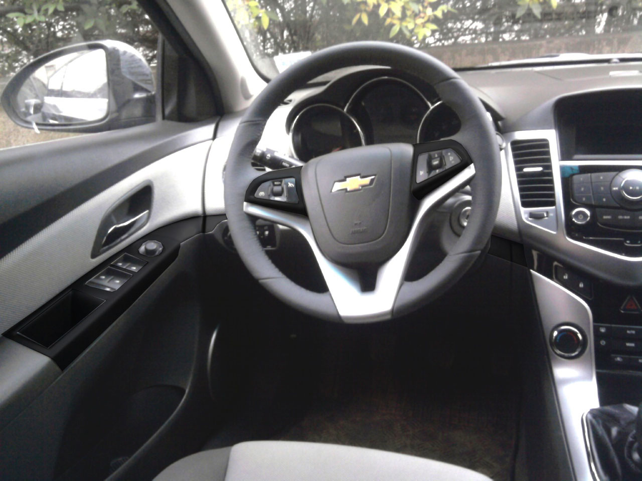 Cruze interier.jpg