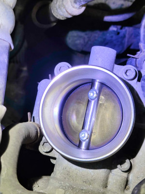 Aveo - škrtící klapka.jpg