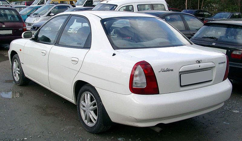 800px-Daewoo_Nubira_rear_20081007.jpg