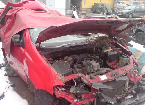 Vraky v Daewoo salóne (3).jpg